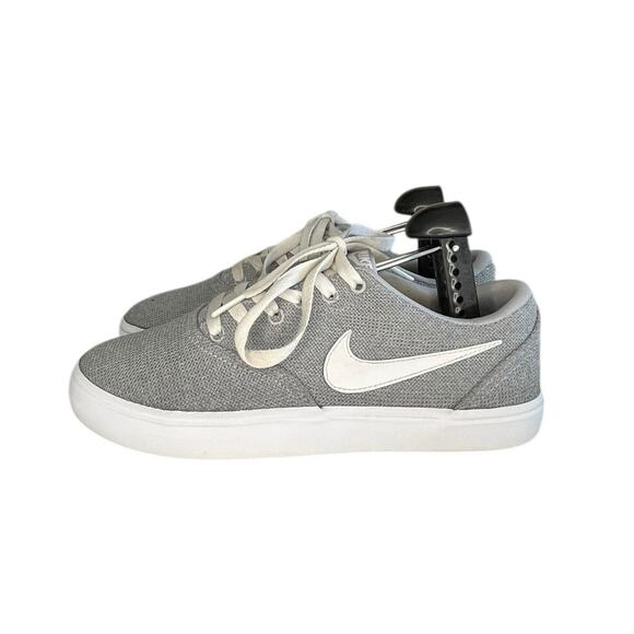 Womens Nike SB Check Solarsoft Low Skate Shoes Size 8.5 Gray White - Picture 1 of 6